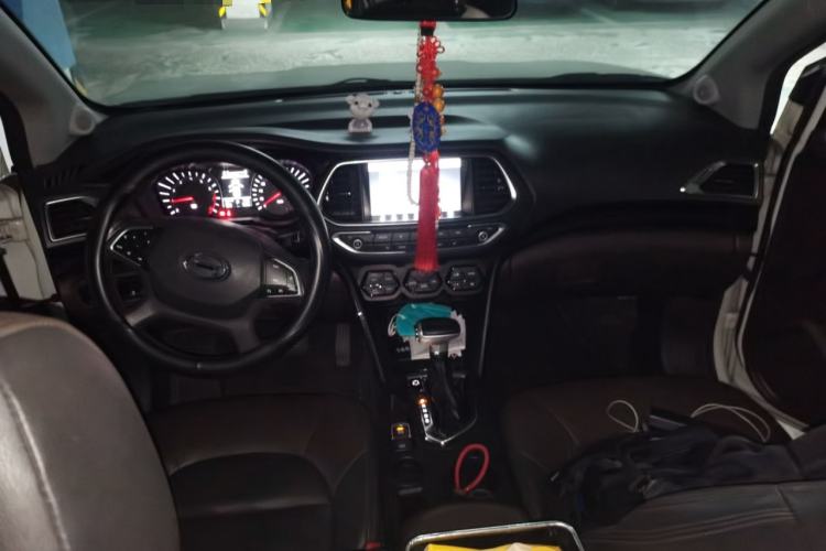 Used GAC Trumpchi GS4 2017 235T Automatic Two-Wheel Drive Luxury Smart Connectivity Version Center Console