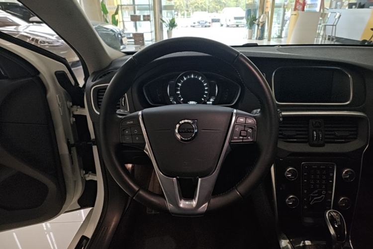 Used Volvo V40 2017 T3 Zhiyi Edition Steering Wheel
