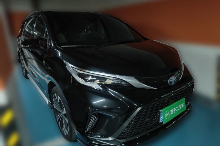 Used Toyota Granvia 2023 2.5L Hybrid Prestige PLUS Edition Front Right 45 Deg