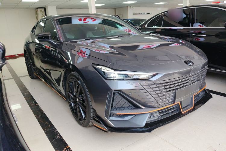 Used CHANGAN UNI-V 2022 1.5T Sport Edition
