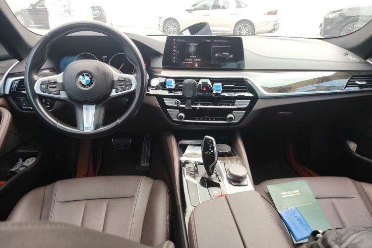 Used BMW 5 Series 2019 525Li M Sport Package Center Console