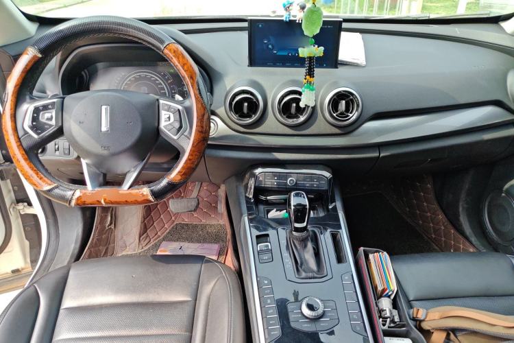 Used Wey VV7 2017 2.0T Ultra-Luxury Version Center Console