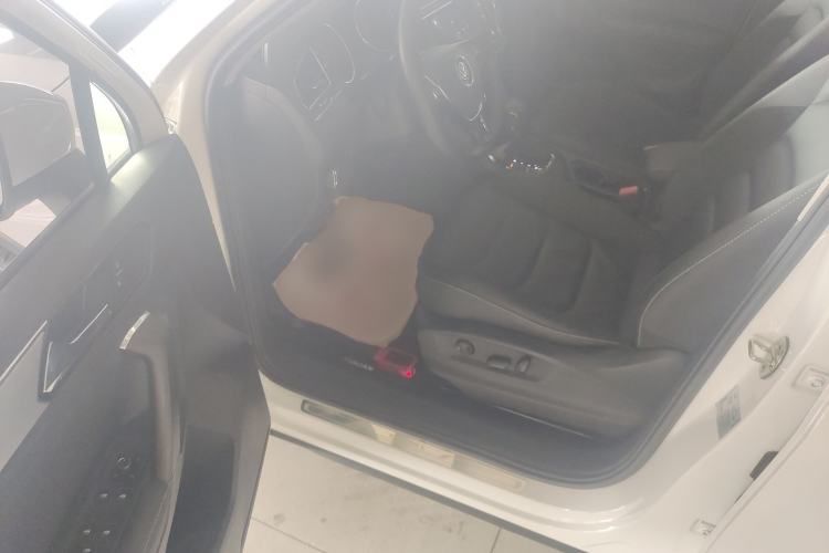 Used Volkswagen Tiguan L 2019 330TSI Automatic Two-Wheel Drive Panoramic Comfort Edition China VI Standard Driver Seat