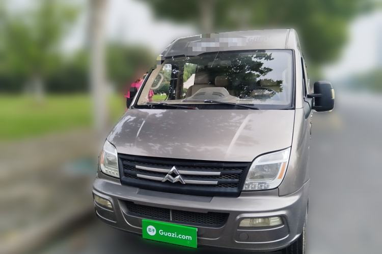 Used SAIC MAXUS Xintu V80 2011 2.5T Short Wheelbase Mid-Roof Yunjie Edition
