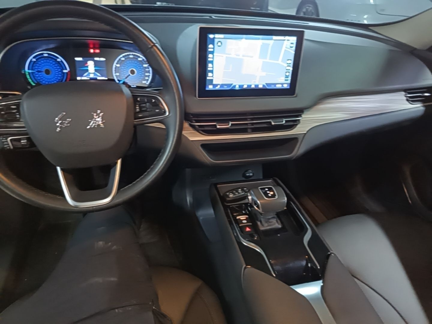 Hongqi E-QM5 2023 620km PLUS — снимка 12