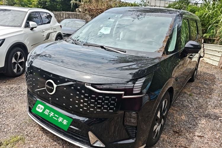 Used Volvo EM90 2025 Ultra Six-Seater