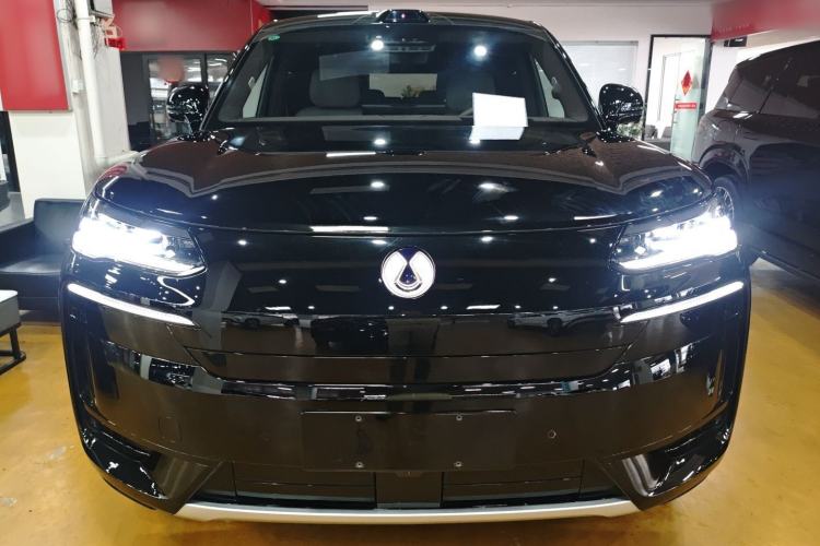 Used Denza N9 2025 Flagship Model Front