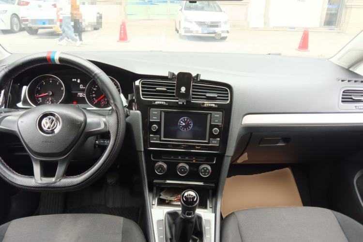 Used Volkswagen Golf 2018 1.6L Manual Fashion Edition
