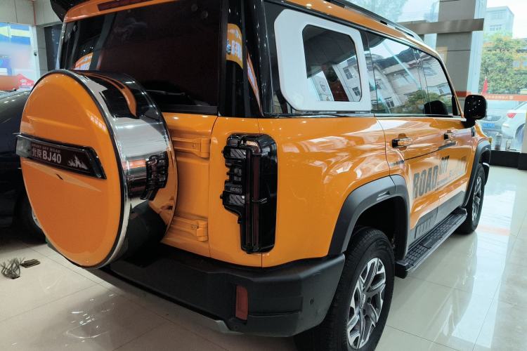 Used BAIC Off-Road BJ40 2024 2.0T All-New Urban Hunter Edition Chivalrous Style Rear Right 45 Deg