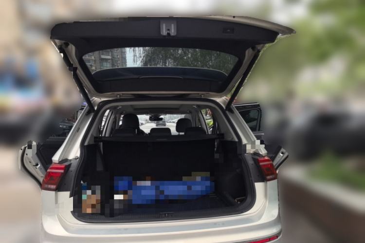 Used Volkswagen Tiguan L 2023 Restyled 330TSI Automatic Two-Wheel Drive R-Line Enhanced Comfort Version Trunk