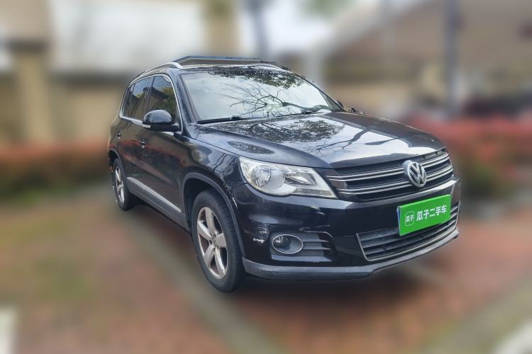 Used Volkswagen Tiguan 2010 1.8TSI Automatic All-Wheel-Drive Elite Edition Front Right 45 Deg