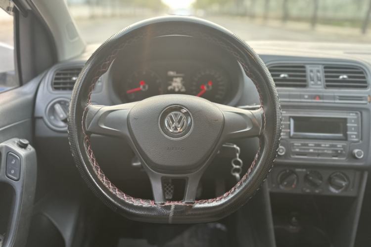 Used Volkswagen Polo 2016 1.4L Manual Fashion Model