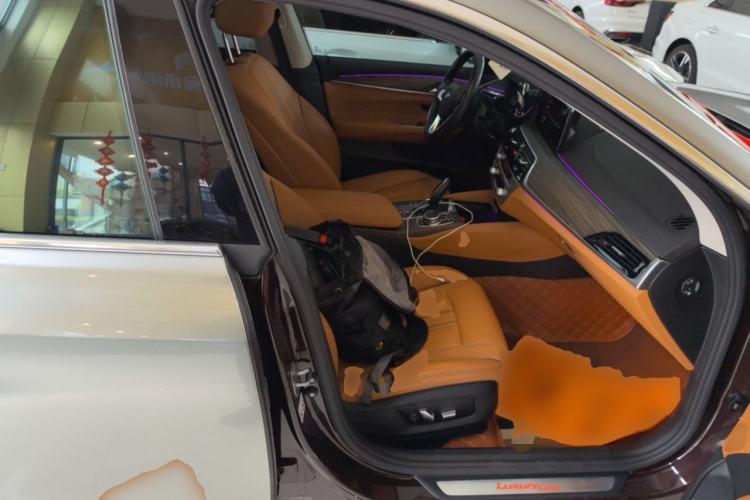 Used BMW 6 Series GT 2019 630i Luxury Design Package Right Front Seat