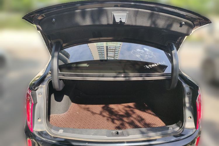 Used Hongqi E-QM5 2022 431 km Charge & Enjoy Edition