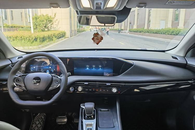 Used Dongfeng Aeolus Huge 2022 Mach Dual-Motor 1.5T MHD Dare-to-Dream Edition