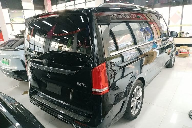 Used Mercedes-Benz V-Class 2022 V 260 Avantgarde Edition