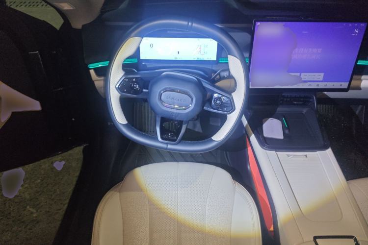 Used Lynk & Co 07 2024 EM-P 126 Long-Range Halo