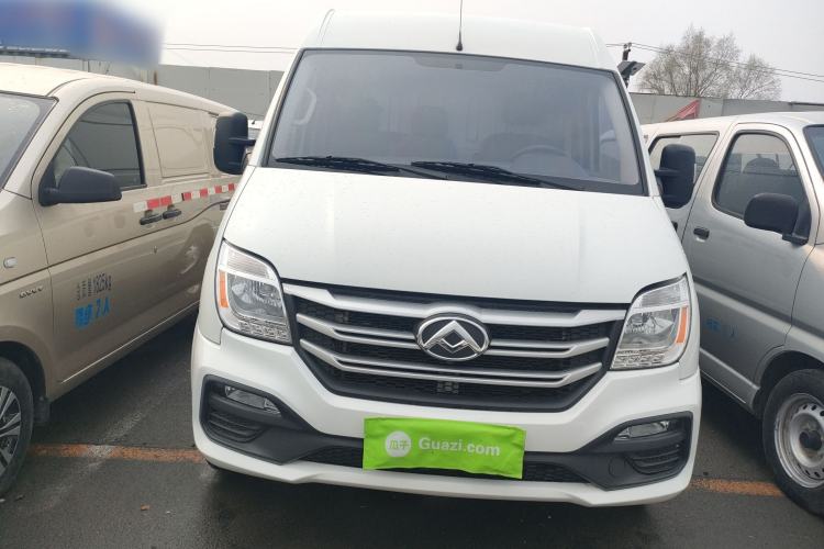 Used SAIC MAXUS Xintu V80 2023 2.0T Manual Classic City Delivery King Short Wheelbase Mid-Roof 3-Seater