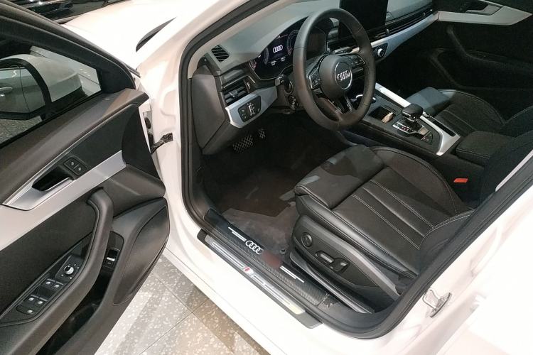 Used Audi A4L 2023 40 TFSI Fashion Dynamic Model
