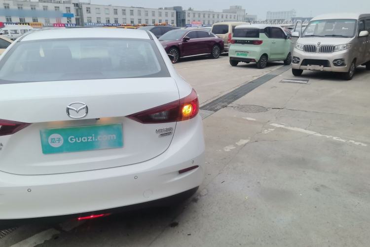 Used Mazda 3 Axela 2017 Sedan 1.5L Automatic Comfort Model Emission Standard China V Exterior 3