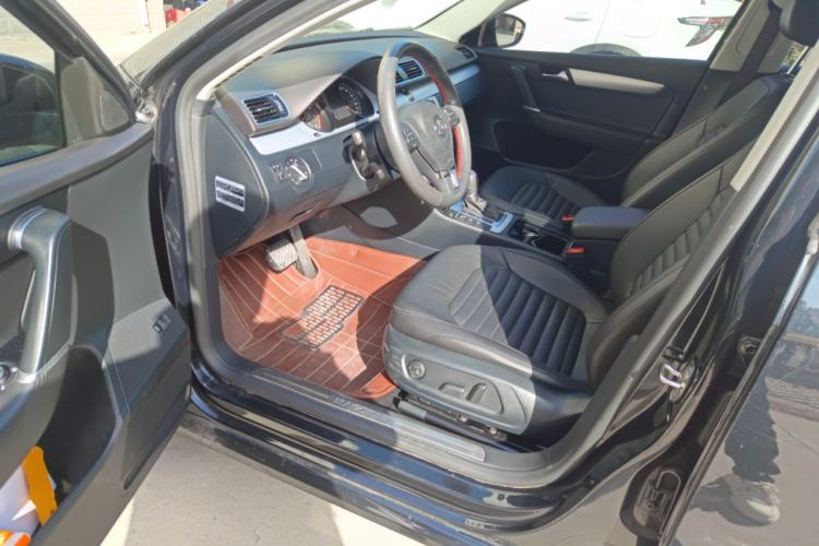 Used Volkswagen Magotan 2016 1.8TSI Smart Comfort Model Driver Seat