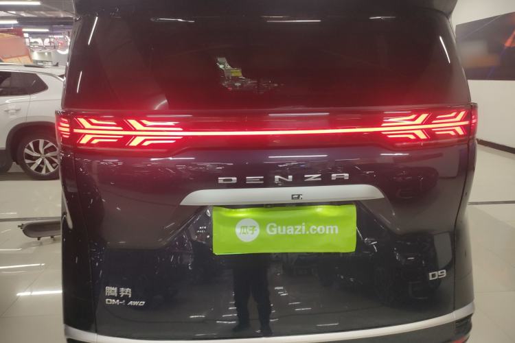 Used Denza D9 2022 DM-i 970 Four-Wheel Drive Prestige Model
