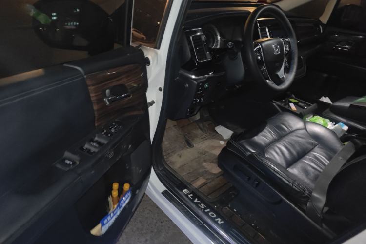 Used Honda Elysion 2016 2.4L Supreme Edition
