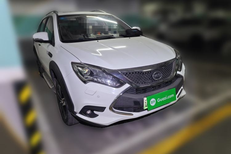 Used BYD Tang New Energy 2015 2.0T Four-Wheel-Drive Flagship Model
