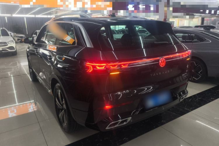 Used Volkswagen Tavendor 2024 380TSI All-Wheel-Drive R-Line Cruise Premium Edition Rear Left 45 Deg