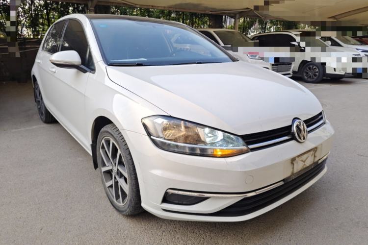 Used Volkswagen Golf 2020 200TSI DSG Comfortable and Ambitious Edition Front Right 45 Deg