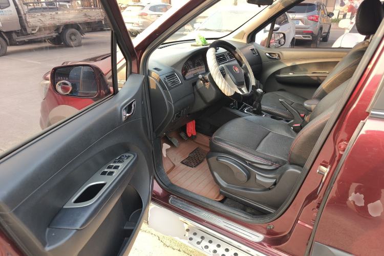 Used FORTHING Joyear X5 2013 1.6L Manual Luxury Model China IV Standard
