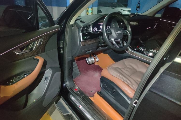 Used Audi Q7 2020 55 TFSI quattro S line sports model Driver Seat