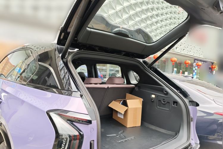 Used Hongqi Tiangong 08 2025 680 Ultra Four-Wheel-Drive Version Trunk