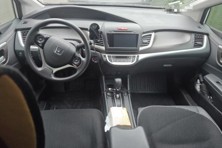 Used Honda Jade 2014 1.8L CVT Luxury Edition 5 seats Center Console