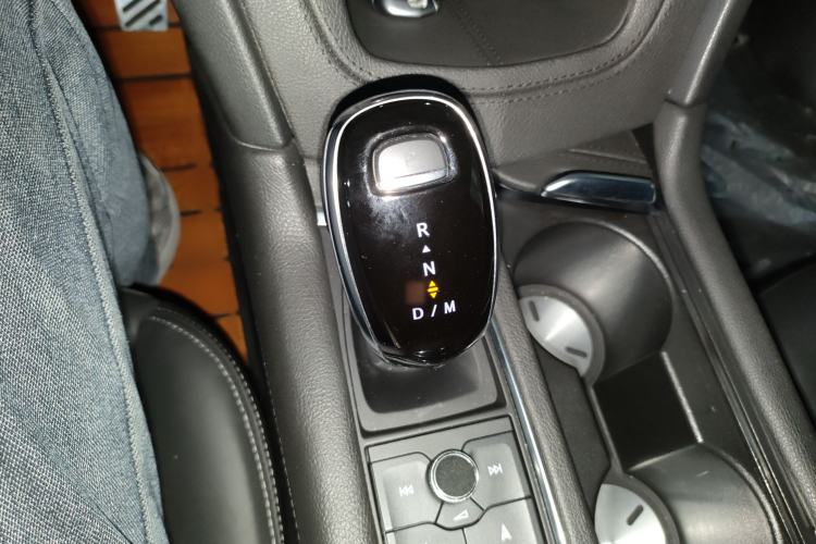 Used Cadillac XT5 2020 Revised Version 28T Luxury Edition Gear Lever