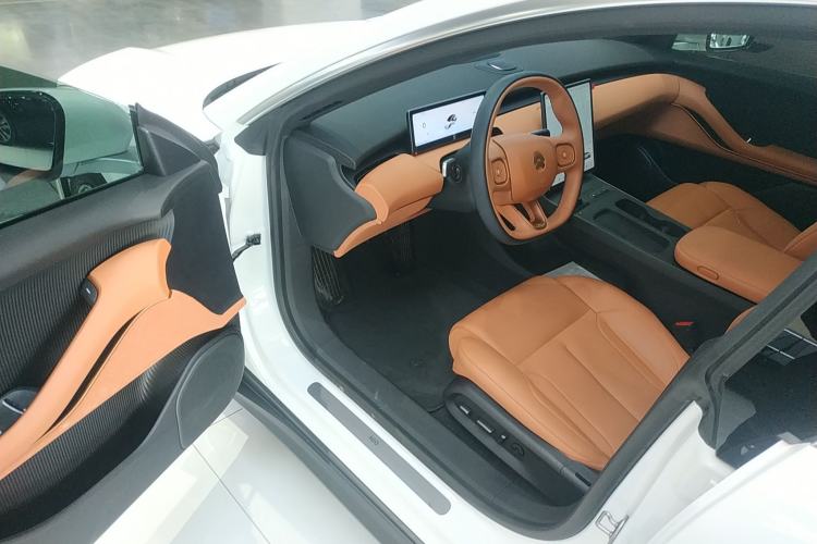 Used Nio ET5 2024 75 kWh Driver Seat