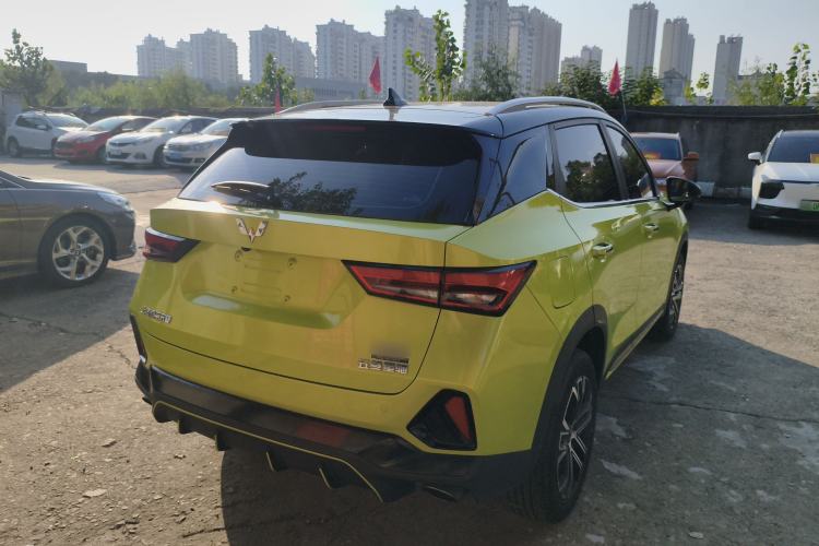 Used Wuling Alvez 2022 1.5T CVT Trendy & Cool Edition
