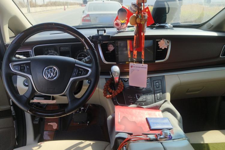 Used Buick GL8 2018 28T Comfort Model China VI Standard Center Console