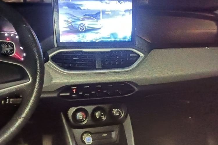 Used Baojun 510 2017 1.5L manual Comfort trim
