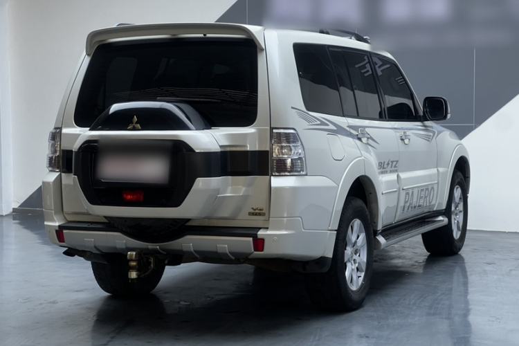 Used Mitsubishi Pajero 