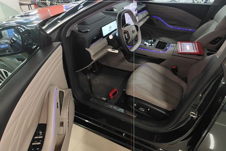 Used Geely Galaxy 8 2025 130km EM-P Starship Edition