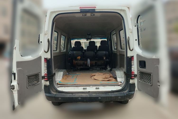 Used JAC Group Sunray 2017 2.0T Short-Wheelbase Mid-Roof Xingkuaiyun Multi-Purpose Commercial Vehicle Trunk