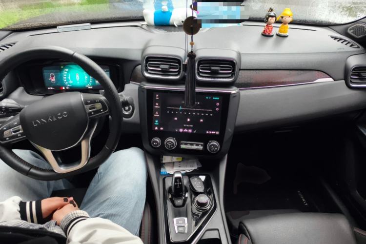 Used Lynk & Co 03 2019 2.0TD Automatic Jing Pro Edition Center Console