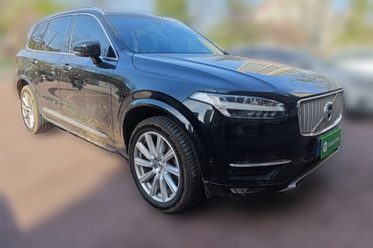 Used Volvo XC90 2017 T6 Prestige 7-Seater Front Right 45 Deg