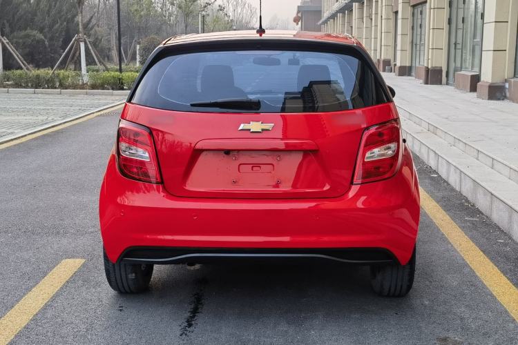 Used Chevrolet Aveo Sonic 2014 Hatchback 1.4SL AT Fashion Edition
