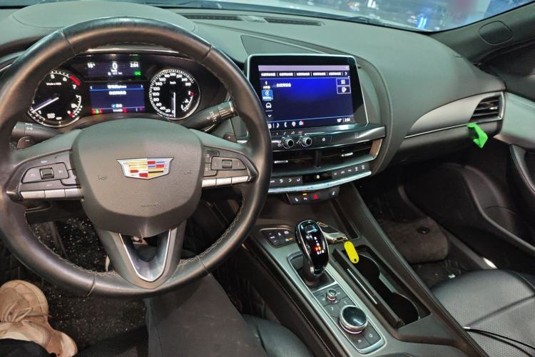 Used Cadillac CT5 2021 Revised 28T Luxury Version Center Console