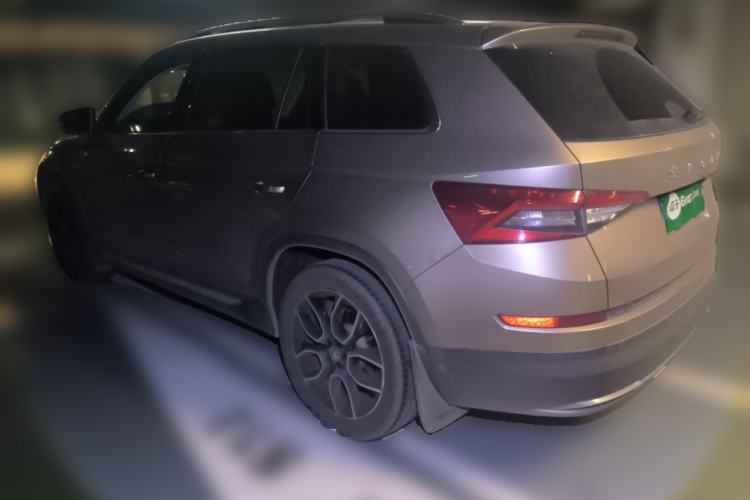 Used Skoda Kodiaq 2019 Facelifted TSI330 7-Seater Two-Wheel-Drive Luxury Enjoyment Edition China VI Standard
