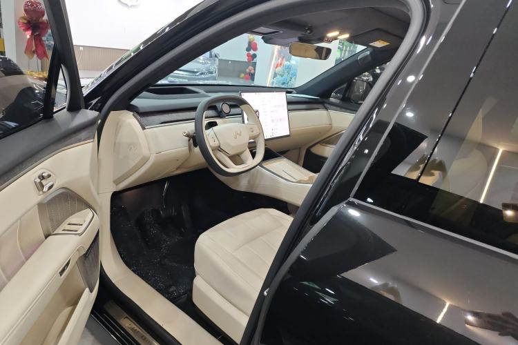 Used ONVO Luxeed L90 2025 Model—Max Six-Seater Version