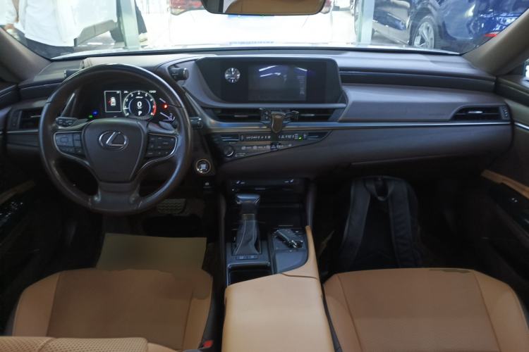 Used Lexus ES 2018 260 Excellence Edition China V Standard