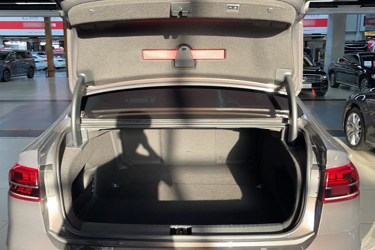 Used Volkswagen Phideon 2016 380TSI Two-Wheel-Drive Supreme Edition
